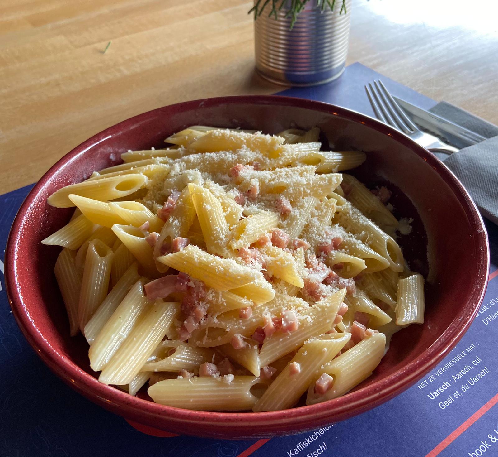 Penne Panna e Prosciutto - SCHRÄINEREI | Differdange ...